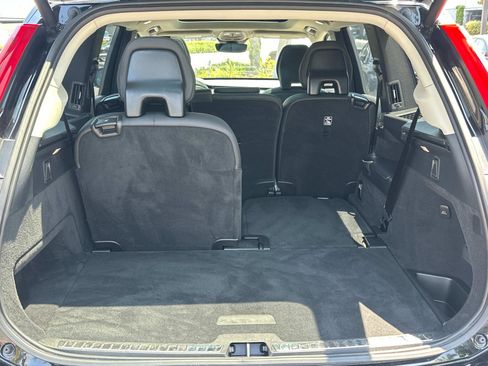 Certified 2025 Volvo XC90 B6 Plus image 24
