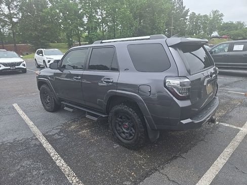 Used 2022 Toyota 4Runner SR5 AWD/4WD image 4