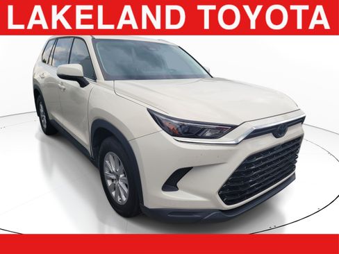 Used 2024 Toyota Grand Highlander FWD image 1