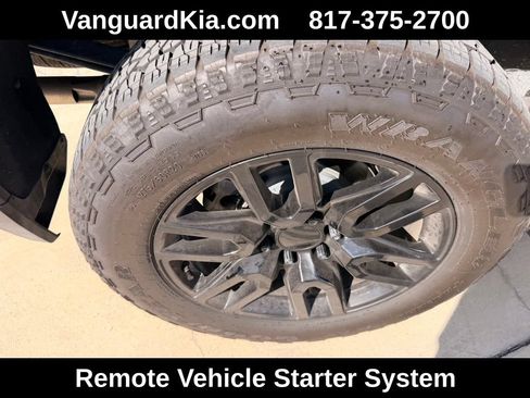 Used 2025 GMC Sierra 1500 AT4 w/ AT4 Premium Package AWD/4WD image 10