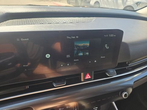 Used 2025 Kia Carnival LXS image 22