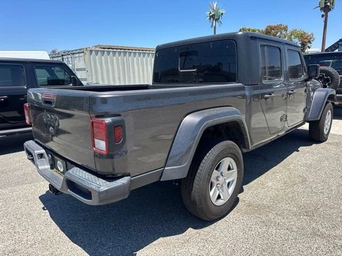 Used 2022 Jeep Gladiator Sport AWD/4WD image 5