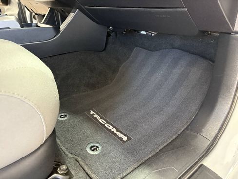 Used 2019 Toyota Tacoma SR5 RWD image 25