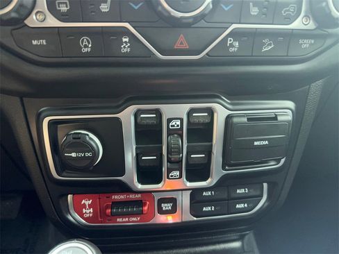 Used 2020 Jeep Wrangler Unlimited Rubicon image 25