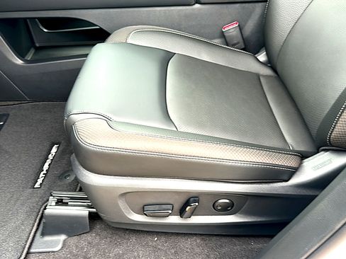 New 2026 Nissan Pathfinder SL FWD image 12
