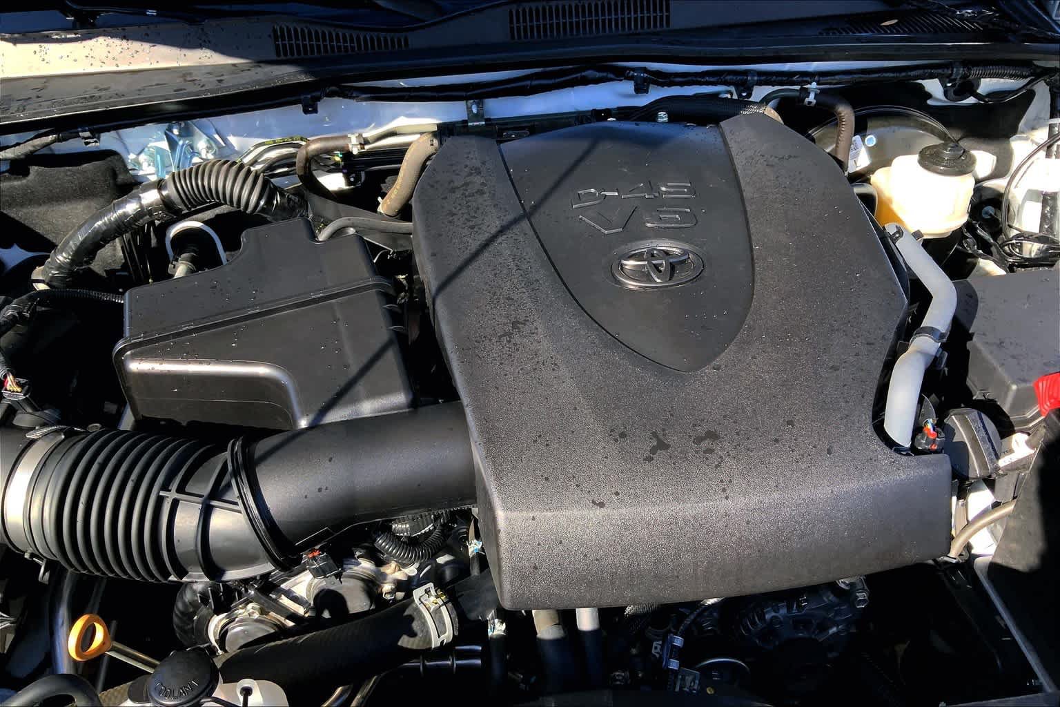 Used 2020 Toyota Tacoma SR5 AWD/4WD image 26