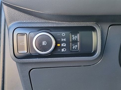 Used 2025 Ford Explorer Active w/ Active Comfort Package image 25