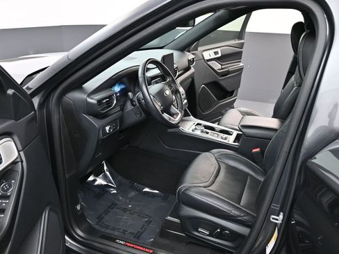 Used 2020 Ford Explorer ST w/ ST Street Pack image 11