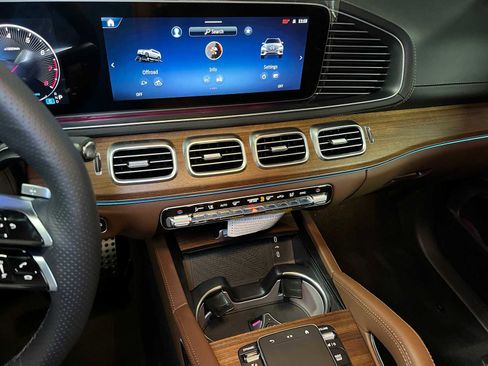 New 2026 Mercedes-Benz GLS 580 4MATIC image 31