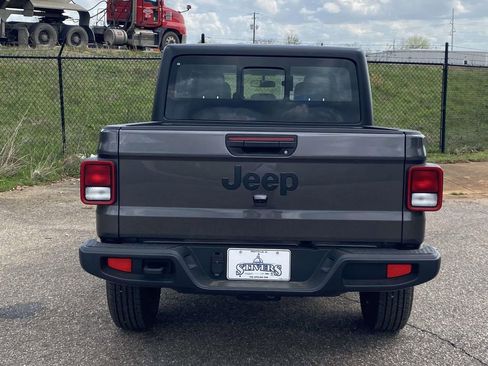 New 2026 Jeep Gladiator Sport AWD/4WD image 5