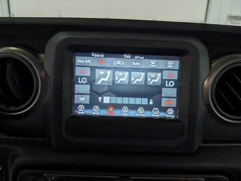 Used 2023 Jeep Gladiator Sport AWD/4WD image 19
