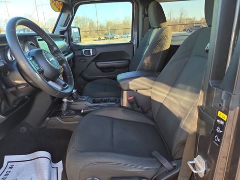 Used 2020 Jeep Wrangler Sport image 6