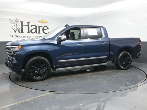 Used 2022 Chevrolet Silverado 1500 High Country AWD/4WD image 31