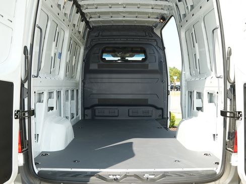 New 2025 Mercedes-Benz Sprinter 2500 image 28