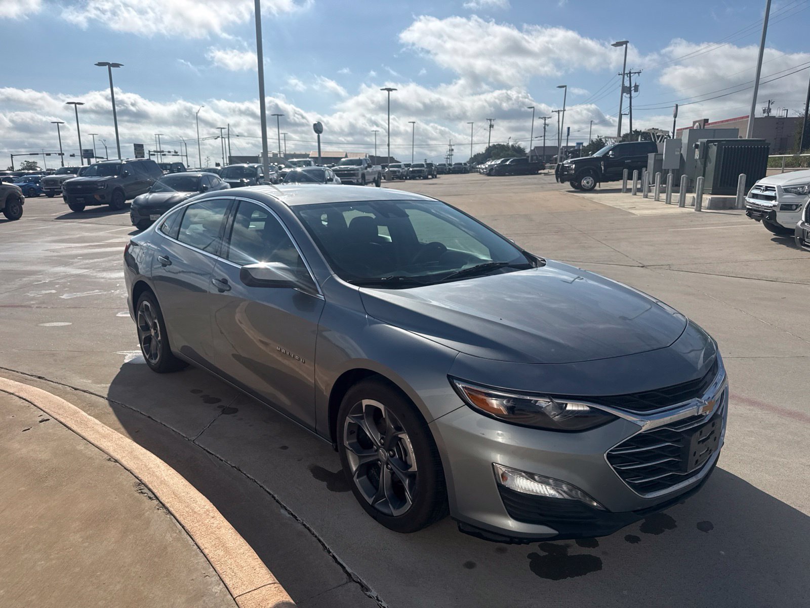 Used 2024 Chevrolet Malibu LT FWD image 3