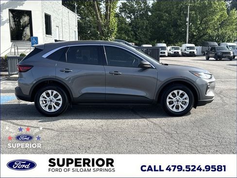 Used 2024 Ford Escape Active w/ Tech Pack #1 FWD image 2