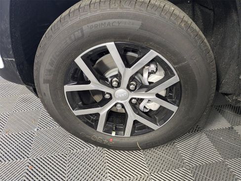 New 2025 Jeep Grand Cherokee Limited image 14