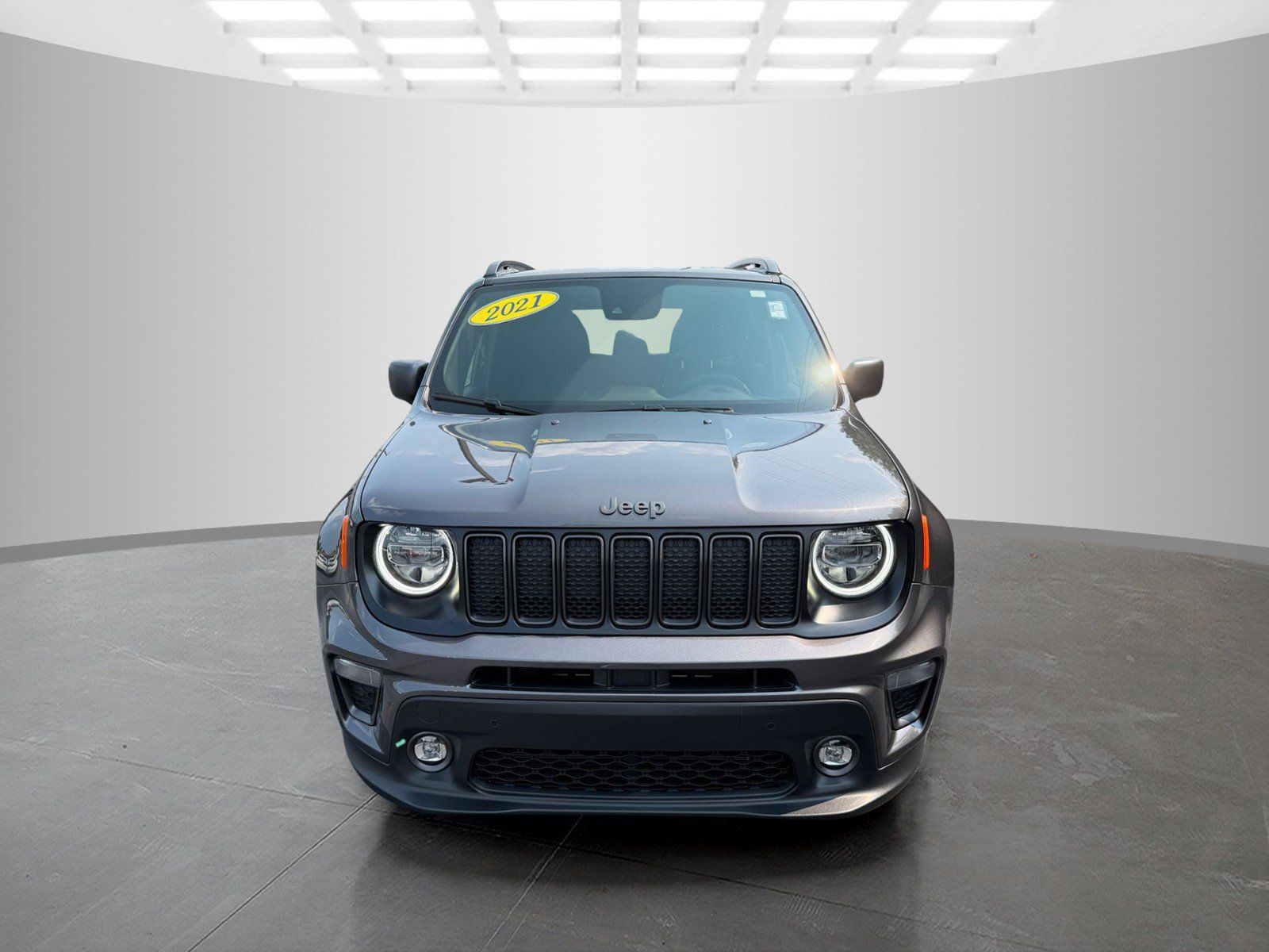 Used 2021 Jeep Renegade Latitude FWD image 2