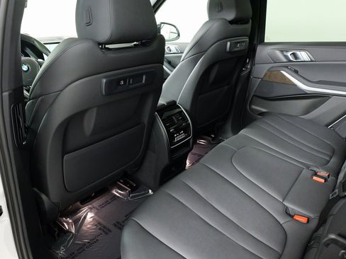 Used 2022 BMW X5 xDrive40i w/ Parking Assistance Package image 33