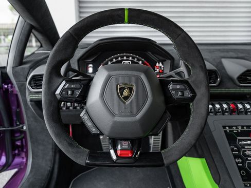 Used 2023 Lamborghini Huracan STO image 13