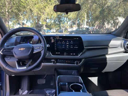 Used 2025 Chevrolet Equinox LT image 27