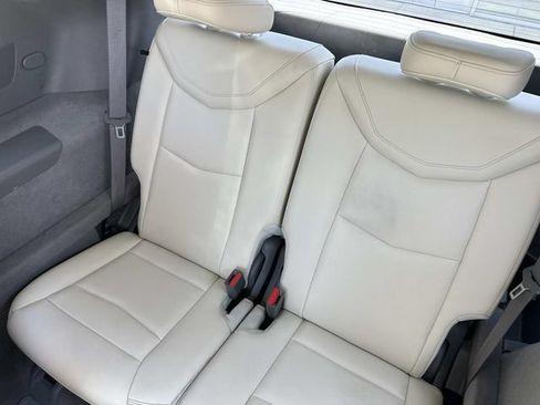 Used 2020 Cadillac XT6 Premium Luxury AWD/4WD image 12