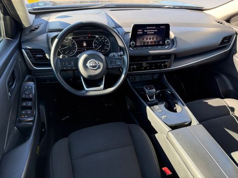 Used 2024 Nissan Rogue S image 15