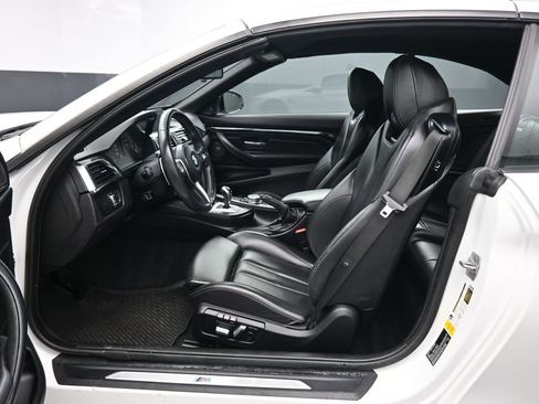 Used 2017 BMW M4 Convertible image 12