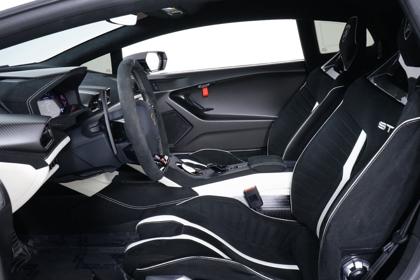 Used 2023 Lamborghini Huracan STO RWD image 4