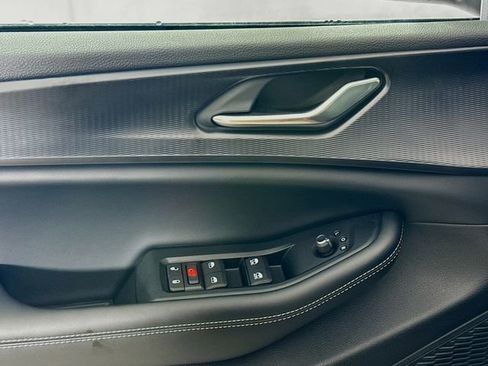 New 2025 Jeep Grand Cherokee Laredo image 16