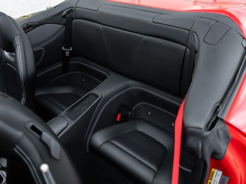 Used 2019 Ferrari Portofino image 37