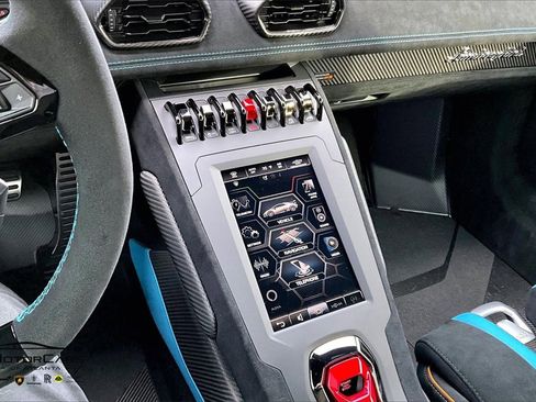 Used 2022 Lamborghini Huracan STO image 8