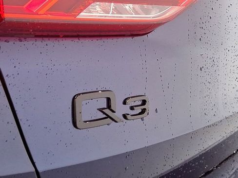 Used 2025 Audi Q3 2.0T Premium w/ Convenience Package image 21