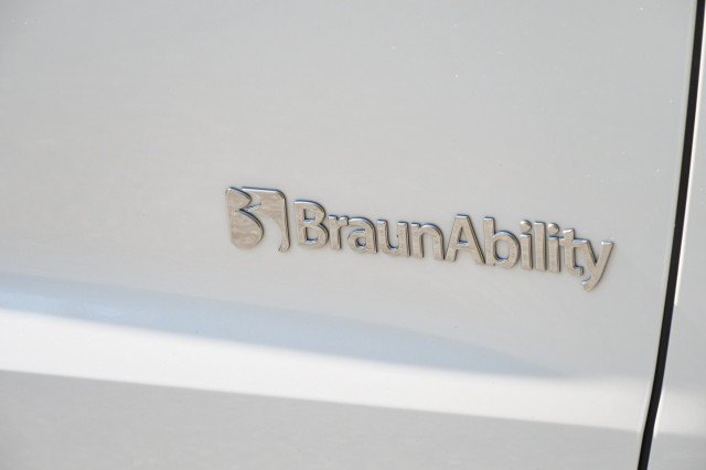 Used 2024 Toyota Sienna XLE w/ XLE Plus Package FWD image 49