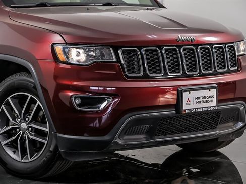 Used 2018 Jeep Grand Cherokee Limited w/ Trailer Tow Group IV AWD/4WD image 2