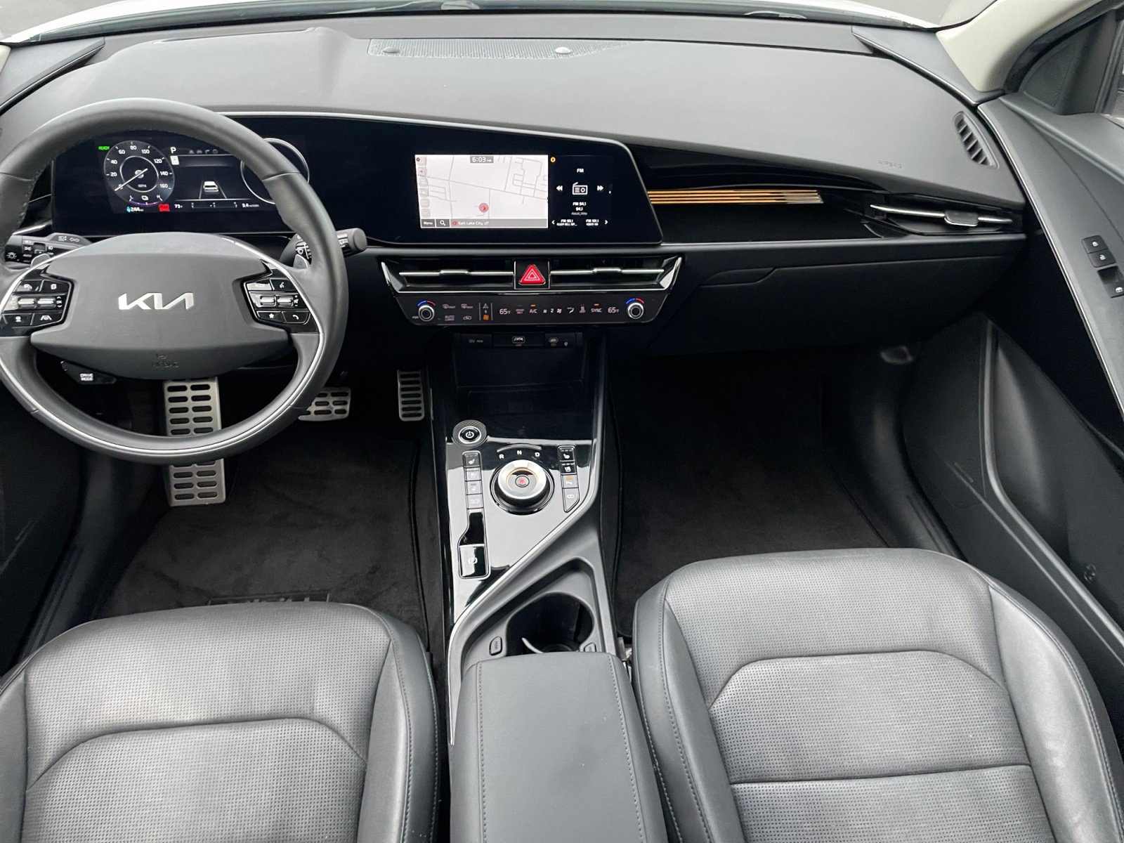 Used 2024 Kia Niro Wave w/ Wave Preserve Package FWD image 25