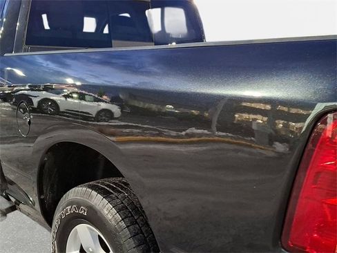 Used 2017 RAM 1500 Classic SLT image 10