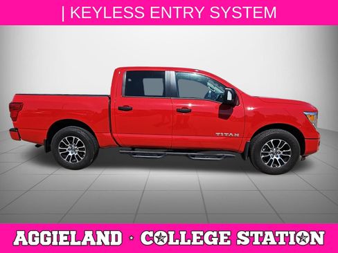 Certified 2024 Nissan Titan SV w/ SV Convenience Package image 5