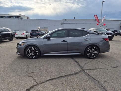Used 2020 Nissan Sentra SR w/ Premium Package FWD image 9