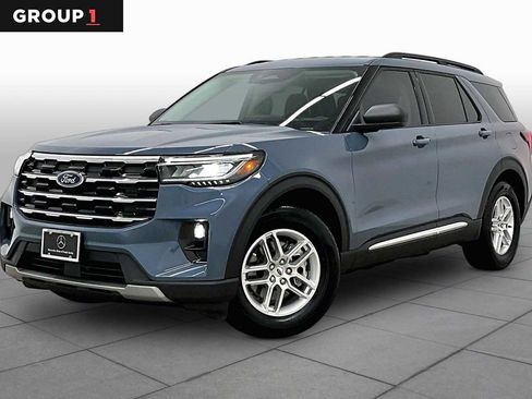 Used 2025 Ford Explorer Active w/ Active Comfort Package RWD image 1