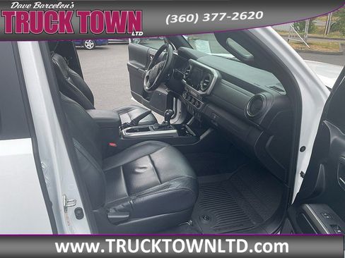 Used 2019 Toyota Tacoma Limited AWD/4WD image 16