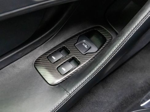 Used 2017 McLaren 570S Coupe RWD image 28