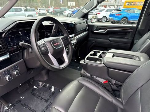Used 2024 GMC Sierra 1500 SLT image 18