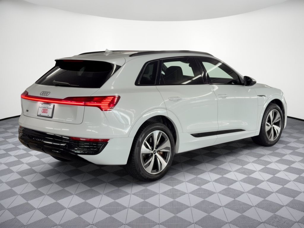 Used 2024 Audi Q8 e-tron Premium Plus AWD/4WD image 9