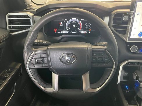 Used 2025 Toyota Tundra Limited AWD/4WD image 14