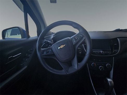 Used 2017 Chevrolet Trax LT image 16