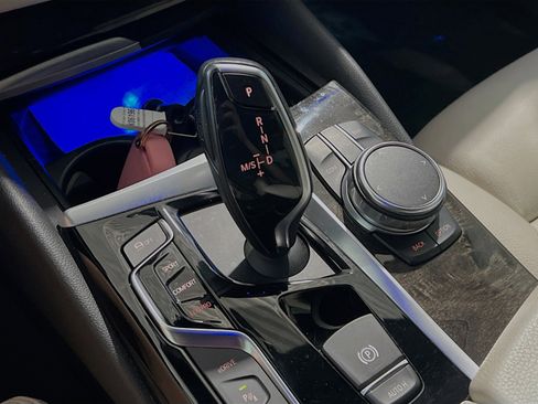 Used 2018 BMW 530e image 13