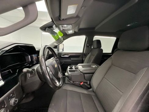 Used 2024 Chevrolet Silverado 2500 LT AWD/4WD image 15