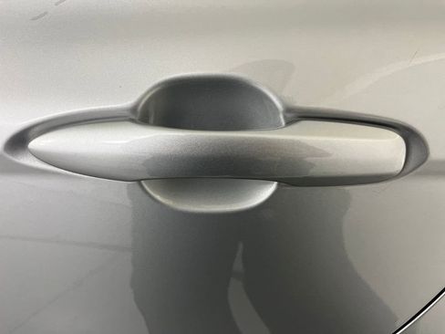 Used 2020 Toyota Camry LE image 17