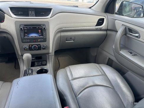 Used 2015 Chevrolet Traverse LS FWD image 11